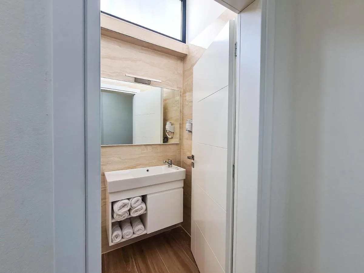 Pensión Arial Trinity Suites Vlorë Albania