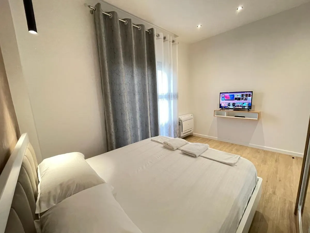 Pensión Arial Trinity Suites Vlorë