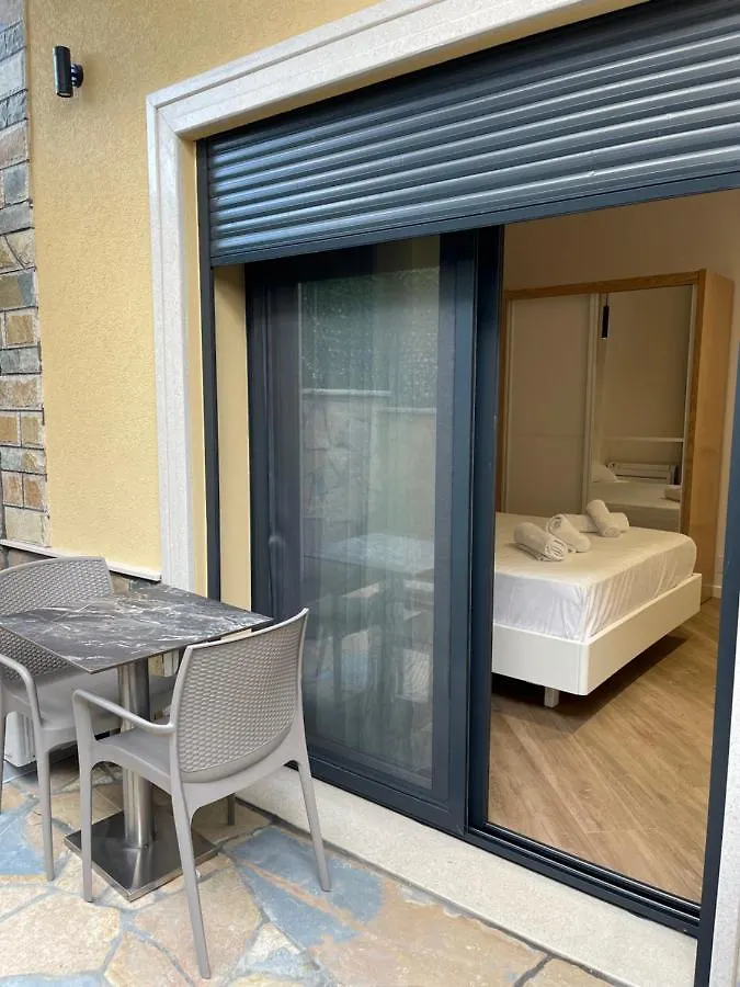 Arial Trinity Suites Vlorë 0*,  Albanien