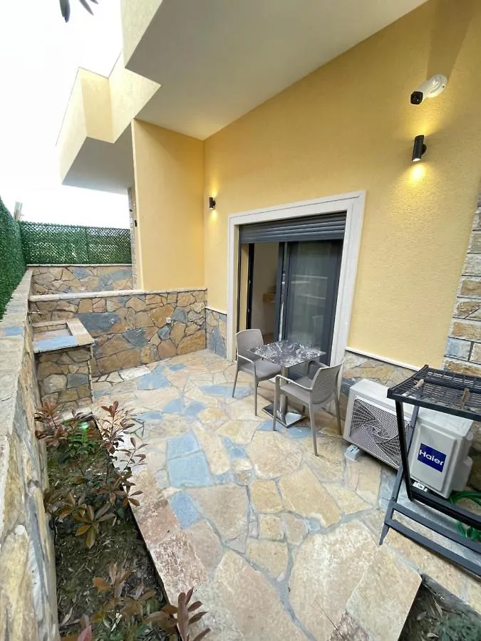 Pensión Arial Trinity Suites Vlorë