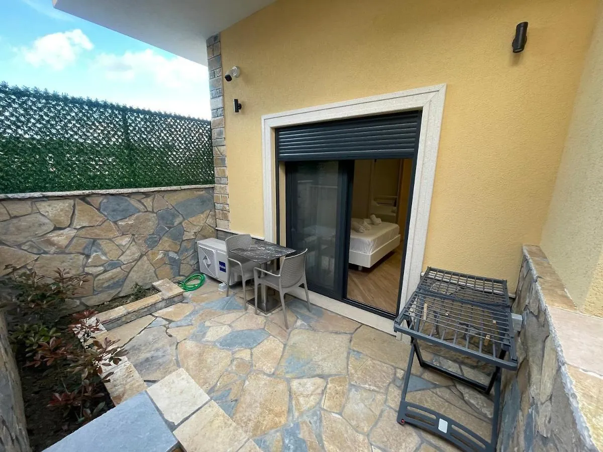 Arial Trinity Suites Vlorë 0*,  Albanien