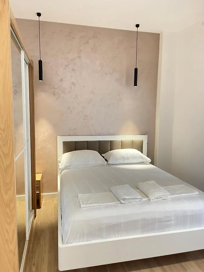 Arial Trinity Suites Vlorë Pensión