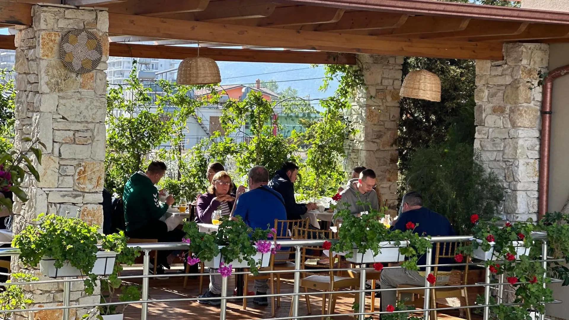 Gasthuis Arial Trinity Suites Vlorë