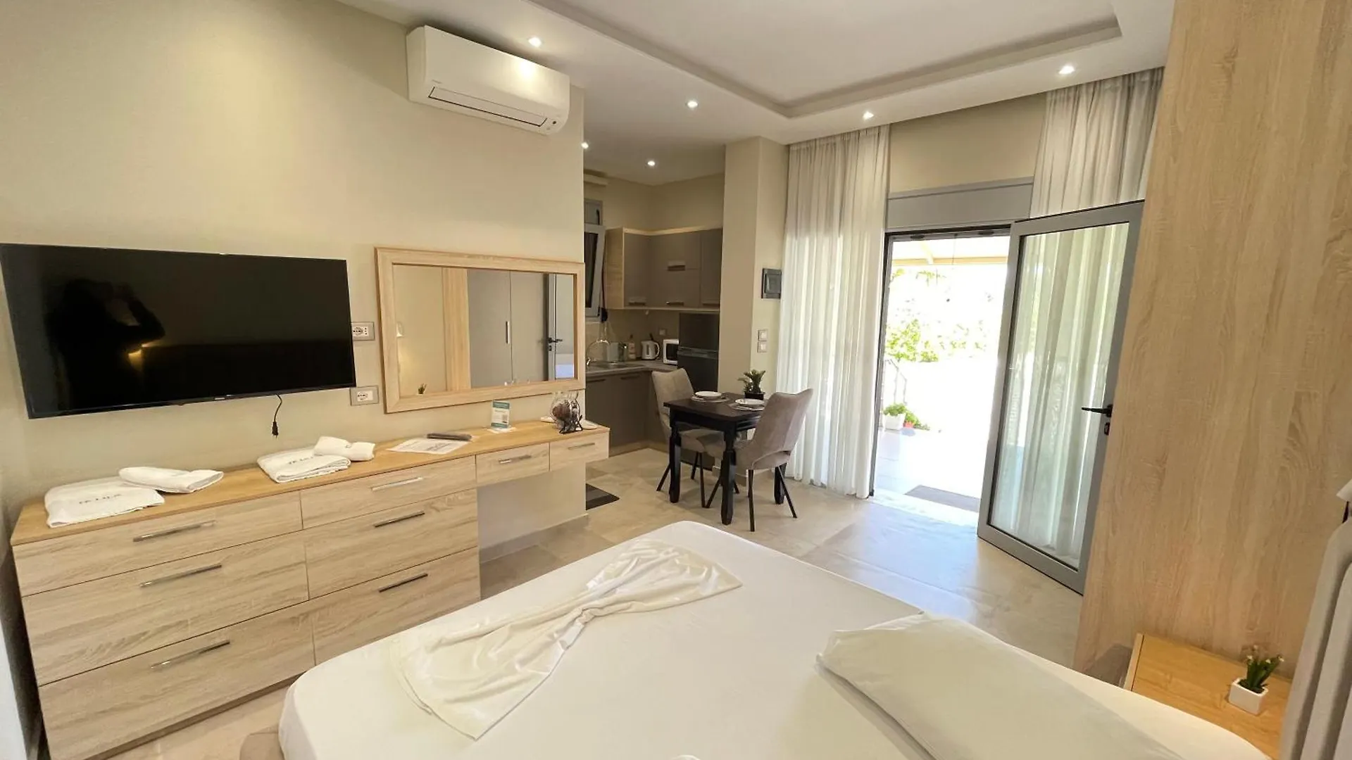 Arial Trinity Suites Vlorë Pensión