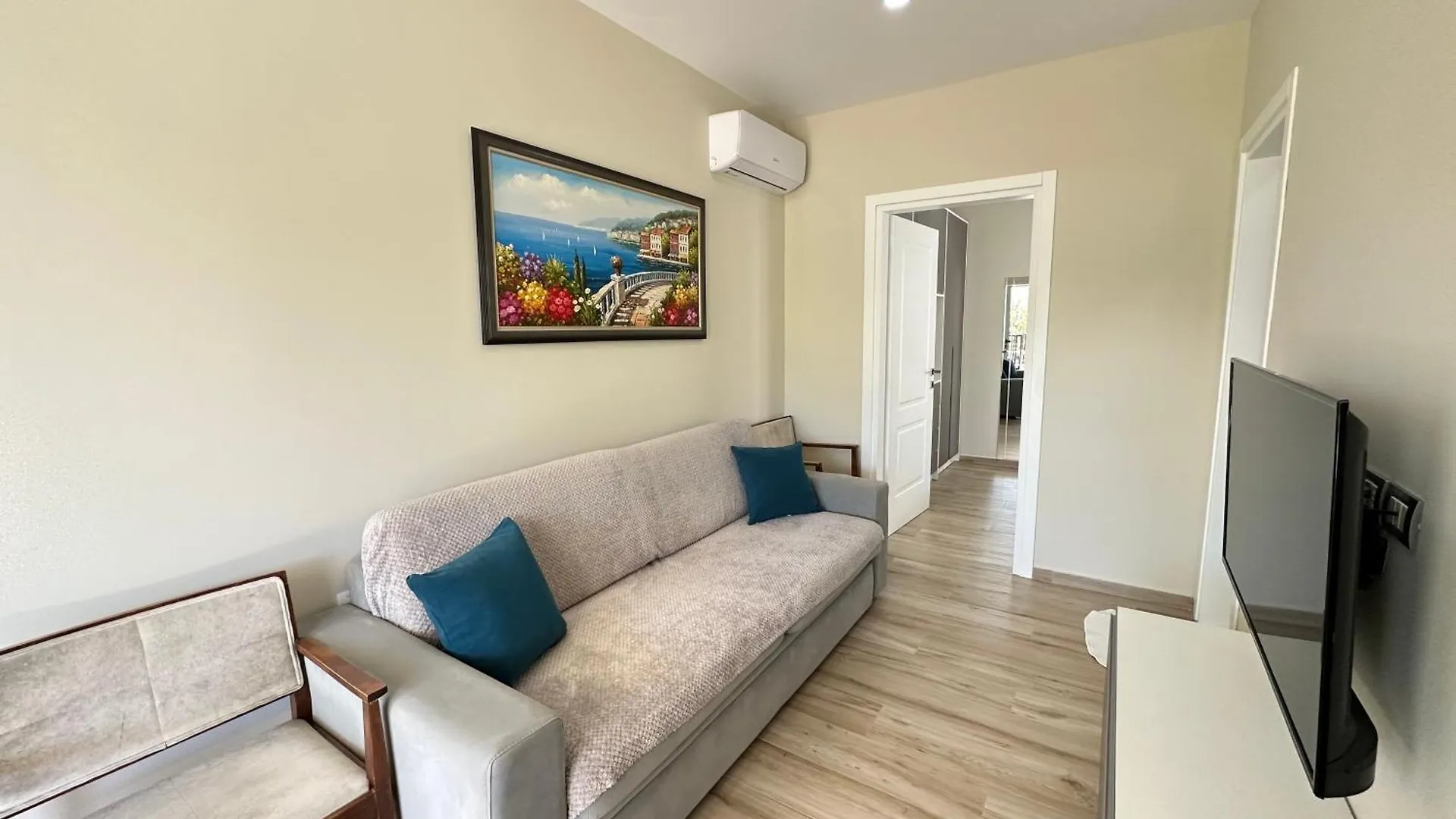 Arial Trinity Suites Vlorë 0*,