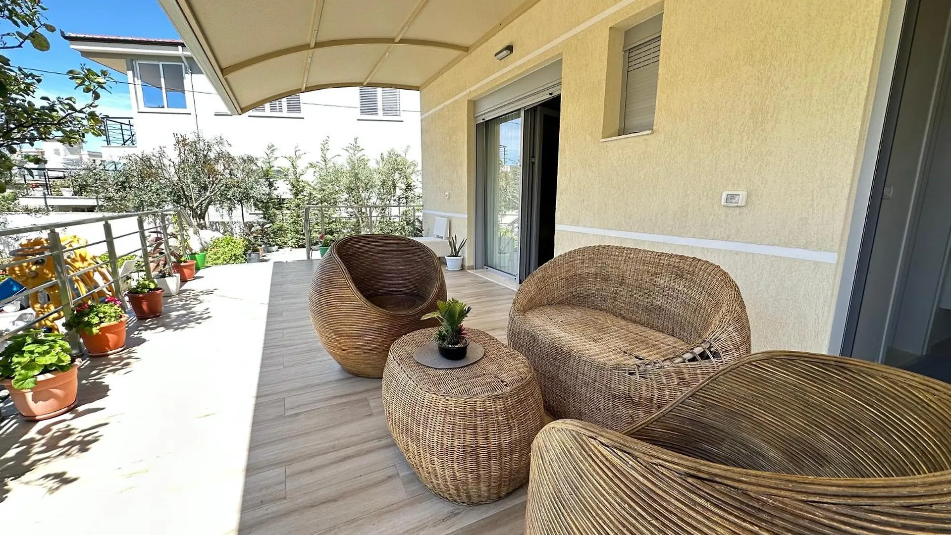 Arial Trinity Suites Vlorë 0*,  Albanië