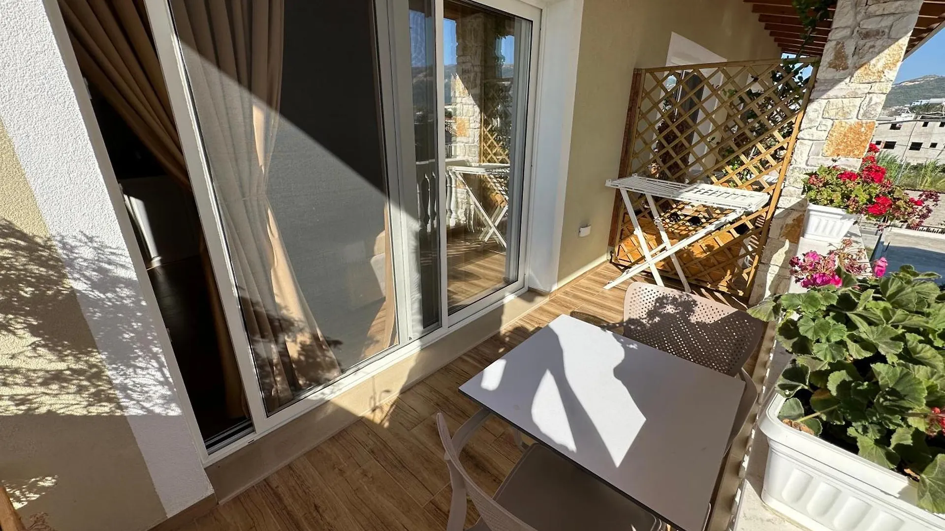 Arial Trinity Suites Vlorë 0*,  Albania