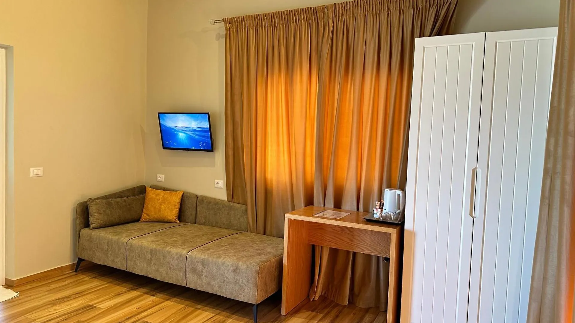 Arial Trinity Suites Vlorë Pensión
