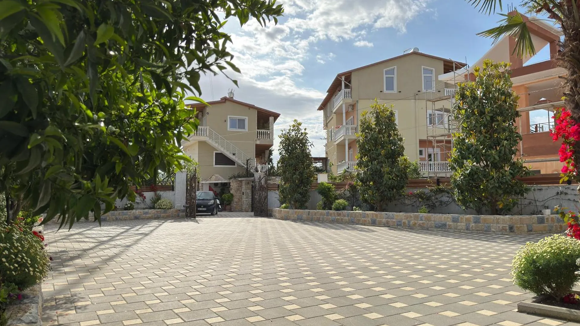 Arial Trinity Suites Vlorë 0*,  Albanien