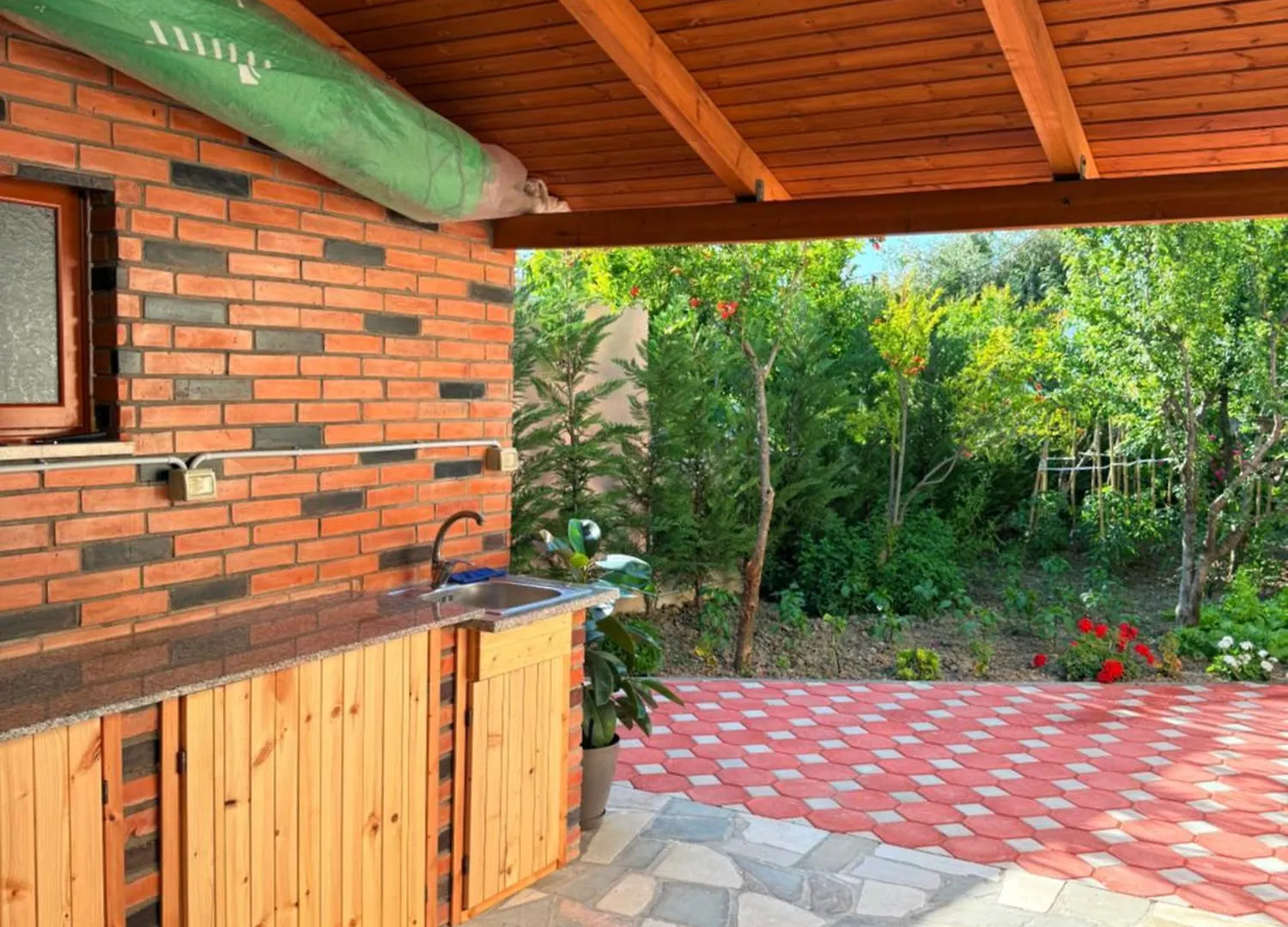 Arial Trinity Suites Vlorë 0*,  Albanien