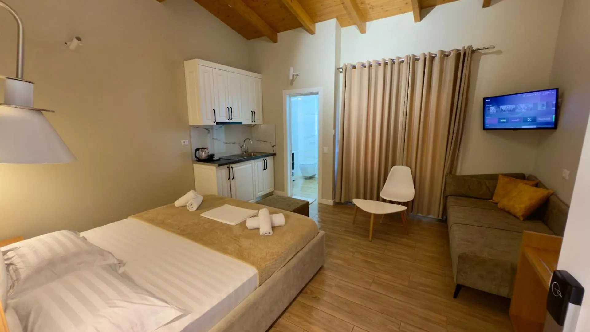 Gasthuis Arial Trinity Suites Vlorë