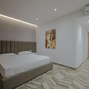 Hotel Sea &, Wlora